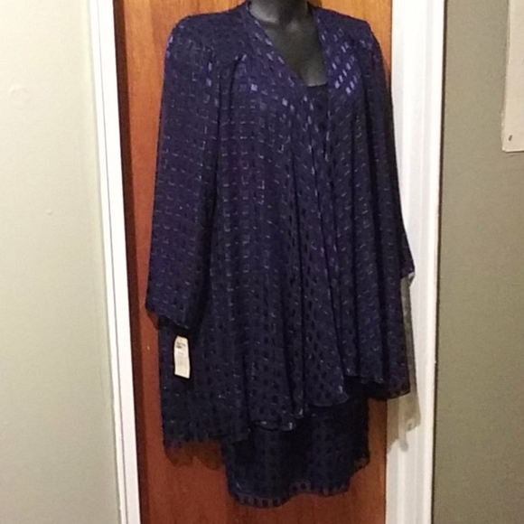 Dress and jacket - Picture 2 of 6